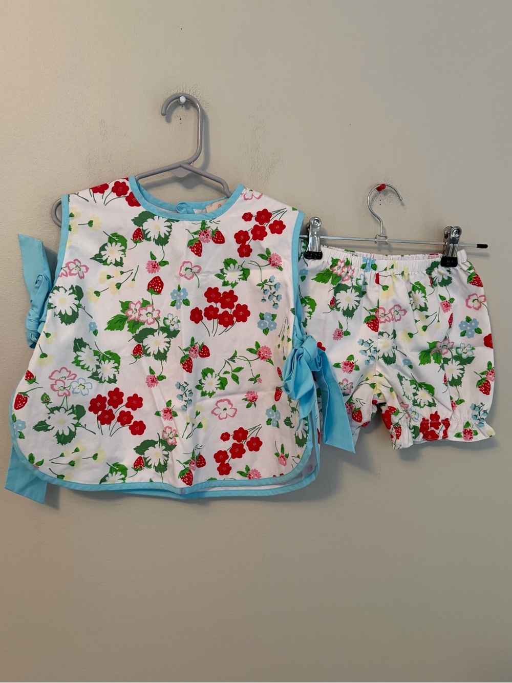 The Beaufort Bonnet Company Berry Sweet Talbot Tie Set